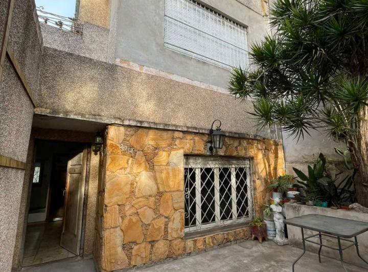 Casa · 1m² · 2 Ambientes · 1 Cochera