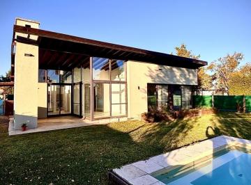 Casa · 120m² · 5 Ambientes · 3 Cocheras · Casa en Brujas