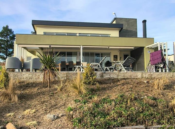 Casa · 227m² · 2 Dormitorios · 2 Cocheras