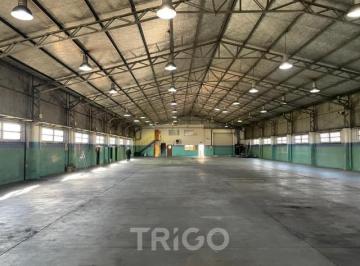 Depósito · 3145m² · 2 Ambientes · 4 Cocheras · Deposito 3.145 m² en Alquiler Dentro de Predio Cerrado Av Gral. Paz y Av Constituyentes