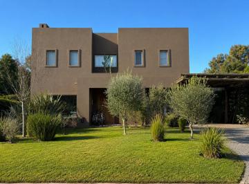 190221.png · Venta Casa 6 Ambientes, El Aromo, Loma Verde