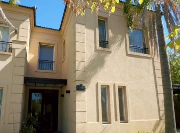 Casa · 240m² · 6 Ambientes · 4 Cocheras · Los Alisos 4 Dorm.