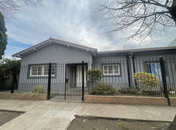 Casa de 5 ambientes, Berazategui · Casa 5 Ambientes con Parque y Pileta - Ranelagh