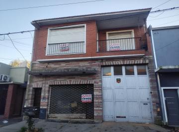 Casa · 300m² · 3 Ambientes · 1 Cochera · Venta de Propiedad en Block Apta Crédito con Local, Galpón y Vivienda