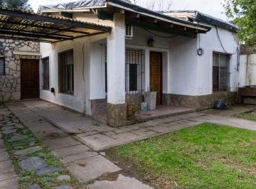 Casa · 120m² · 4 Ambientes · 1 Cochera · Casa 2/3 Dorm. en Venta City Bell