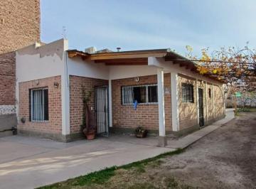 Casa de 4 ambientes, Neuquén · Venta de Casa Mas Departamento Calle Richieri Al 200