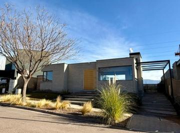 Casa de 6 ambientes, Luján de Cuyo · Casa en Alquiler en Barrio Privado Aguaribay, Lujan de Cuyo