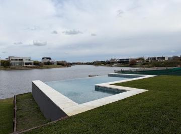 Casa · 350m² · 4 Dormitorios · 1 Cochera · Casa en Venta Barrio Vistas | Puertos del Lago, Escobar
