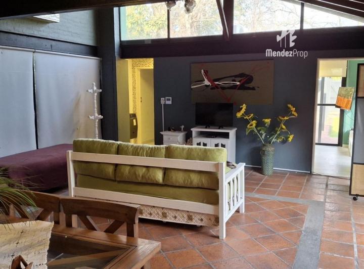 Casa · 80m² · 2 Ambientes · 2 Cocheras