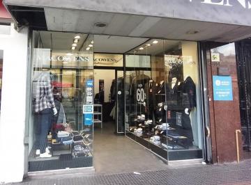 Local comercial · 113m² · Local a La Calle 2 Plantas Av Rivadavia 7000 Plaza Flores