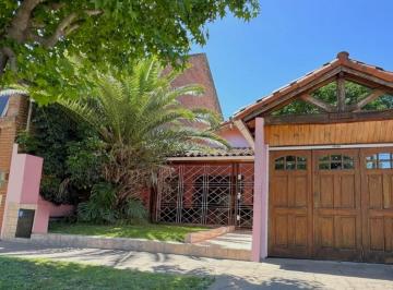 Casa · 100m² · 3 Ambientes · Chalet 3 Ambientes - Excelente Ubicacion!