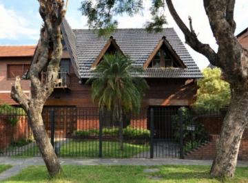 Casa · 200m² · 5 Ambientes · Hermoso Chalet! Venta Inmediata.