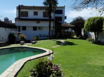 Casa · 4 Dormitorios · Impecable Chalet 5 Ambientes en Dos Plantas Lote de 10 X 48