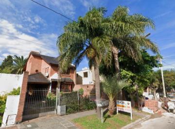 Casa · 460m² · 6 Ambientes · Chalet en Venta en Castelar - 5 Ambientes! Permuta
