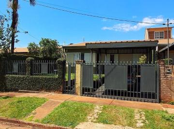 Casa · 300m² · 5 Ambientes · 1 Cochera · Se Vende Casa en B° Santa Helena - Garupa