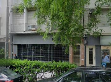 Local comercial · 240m² · 2 Ambientes · Local en Alquiler