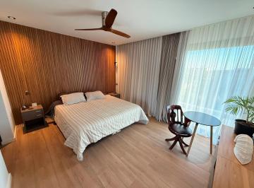 Casa · 225m² · 4 Ambientes · 3 Cocheras · Casa Chalet en Venta en Vila Marina II, Villanueva, Tigre