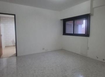 Departamento de 2 ambientes, Quilmes · Departamento 2 Ambientes, Sobre Peatonal