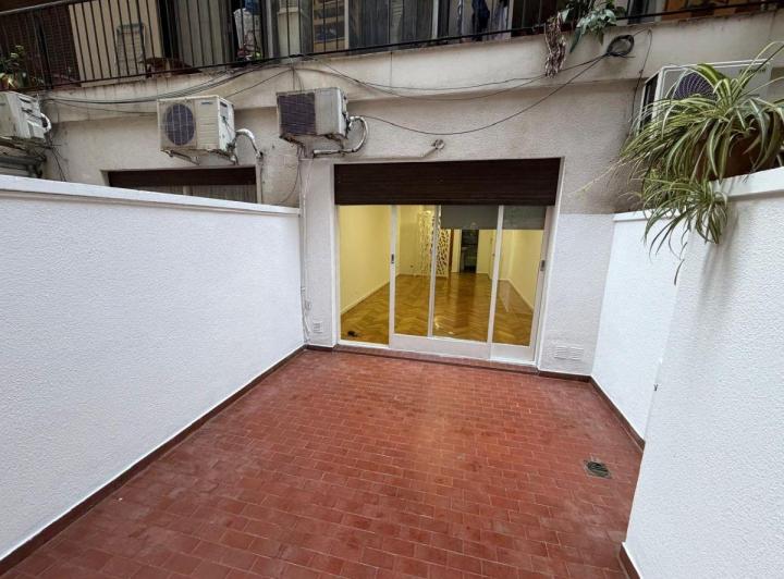 Oportunidad!monoamb en Planta Baja, con Hermoso Patio!