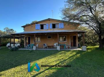 Casa · 205m² · 5 Ambientes · 2 Cocheras · Casa a La Venta en Villa de Las Rosas