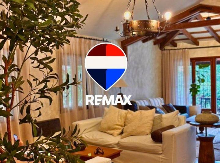 Hotel · 625m²