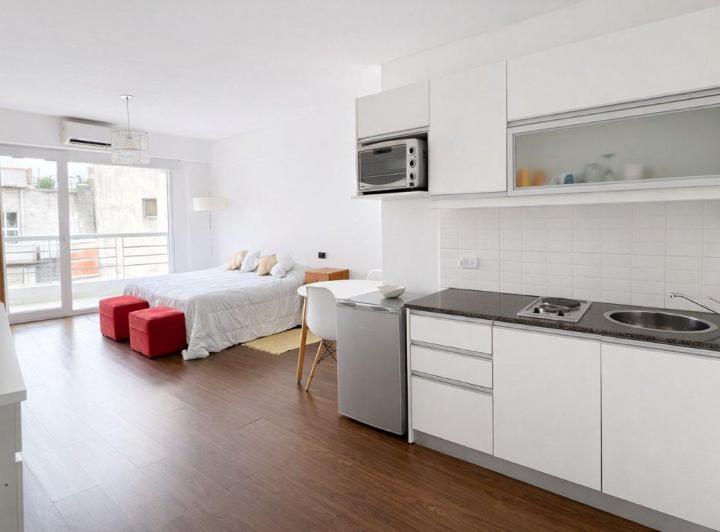 Monoambiente con Balcon/apto Prof/ Retiro