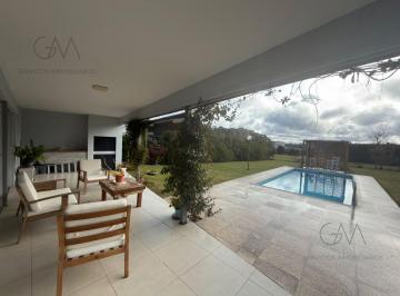 Casa · 145m² · 4 Ambientes · 1 Cochera · Casa en Alquiler en Arenas del Sur