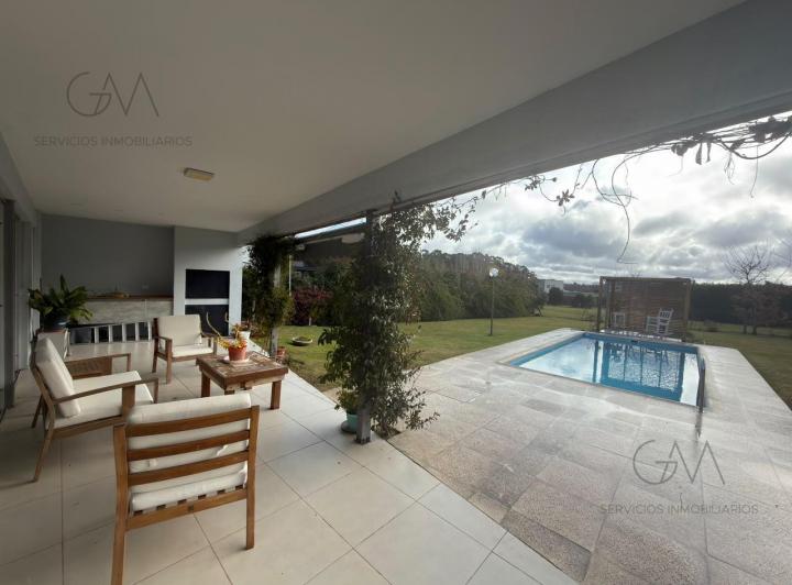 Casa · 145m² · 4 Ambientes · 1 Cochera