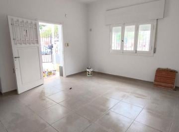 Casa · 93m² · 3 Ambientes · 1 Cochera · Casa Venta Alta Cordoba Dos Dorm.
