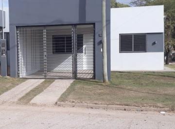 Casa de 3 ambientes, Concepción del Uruguay · Alquilo Casa Muy Buen Estado
