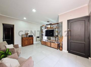 Casa · 160m² · 2 Dormitorios · 2 Cocheras · Casa en Venta 2 Dorm. en Los Hornos