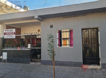 Casa · 133m² · 7 Ambientes · 1 Cochera · Casa en Venta Cipolletti B° Brentana