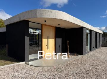 Casa · 195m² · 5 Ambientes · 1 Cochera · Casa en Venta en Costa Esmeralda