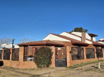 Casa · 158m² · 5 Ambientes · 1 Cochera · Venta Casa de Cinco Ambientes, con Cochera y Jardín en Mar de Ajó, Partido de La Costa, Buenos Aires