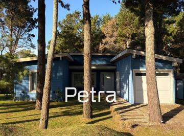 Casa · 146m² · 5 Ambientes · 1 Cochera · Casa en Venta en Costa Esmeralda - Gas Natural