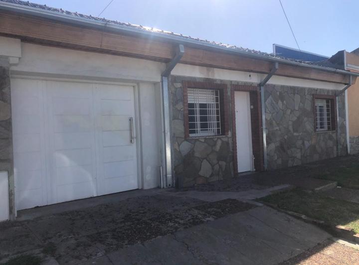 Casa · 130m² · 4 Ambientes · 1 Cochera