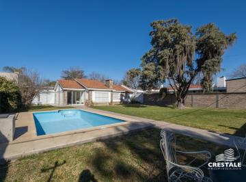 Terreno · 250m² · 5 Ambientes · 1 Cochera · Venta / Permuta - Lote de 700 m² - Los Troncos, Funes.