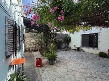 Casa de 4 ambientes, Bahía Blanca · Casa en Venta de 2 Habitaciones - Rivadavia 1054