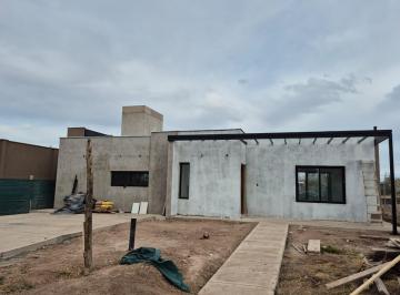 Casa de 4 ambientes, Mayor Drummond · Dueño Vende Casa a Estrenar en B° Acacias de Terrada