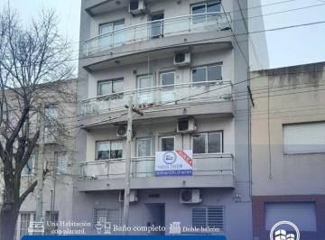 Departamento de 2 ambientes, La Plata · Alquiler Departamento 1 Dormitorio con Doble Balcón, Casco Urbano de La Plata