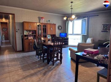 Departamento · 82m² · 4 Ambientes · 1 Cochera · Venta Departamento 4 Amb. Sarandi Apto Credito