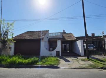 JAP-JAP-2497_2 · Alquiler de Casa 4 Ambientes en Isidro Casanova