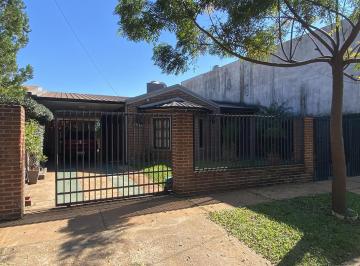 Casa · 276m² · 2 Dormitorios · 1 Cochera · Vendo Hermosa Casa Apta Crédito Hipotecario en Barrio Los Naranjos