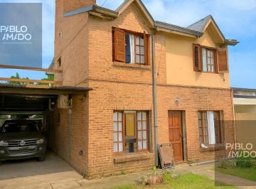 Casa · 167m² · 4 Ambientes · 3 Cocheras · Casa en Venta con 3 Dorm. Parque y Cochera