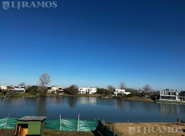 Casa · 820m² · 5 Ambientes · 4 Cocheras · Casa en Venta a Estrenar Al Lago Canton Norte Pg