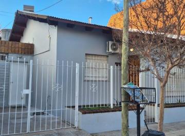 Casa de 1 ambiente, Neuquén · Casa de Dos Dorm. en Alquiler