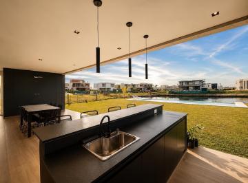 Casa · 250m² · 5 Ambientes · 2 Cocheras · Casa en Venta, 5 Ambientes, Puertos de Escobar Barrio Costas, Vista a La Laguna