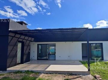 Casa · 140m² · 3 Dormitorios · 1 Cochera · Venta Casa Barrio San Pablo - 4 Ambientes - Pilar - 177.000 Usd