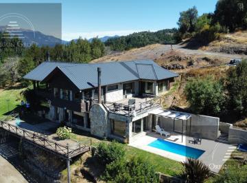 Casa · 280m² · 7 Ambientes · 4 Cocheras · Casa en Peñon del Lolog