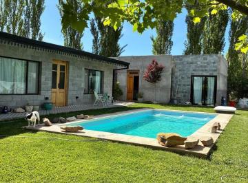 Casa · 170m² · 5 Ambientes · 1 Cochera · Venta Casa Barrio Privado General Roca